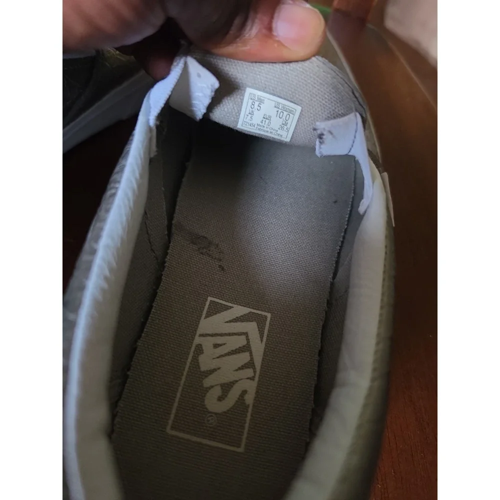 Vans Classic Slip On Embossed Suede Frost Gray Men's Size 8.5 Women's Size 10